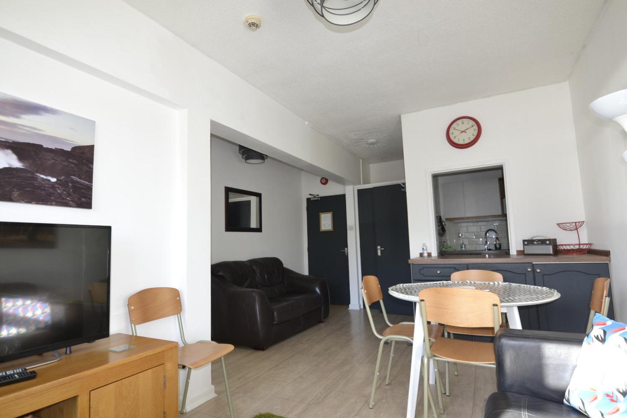 Westpoint Apartments West Bay Room photo